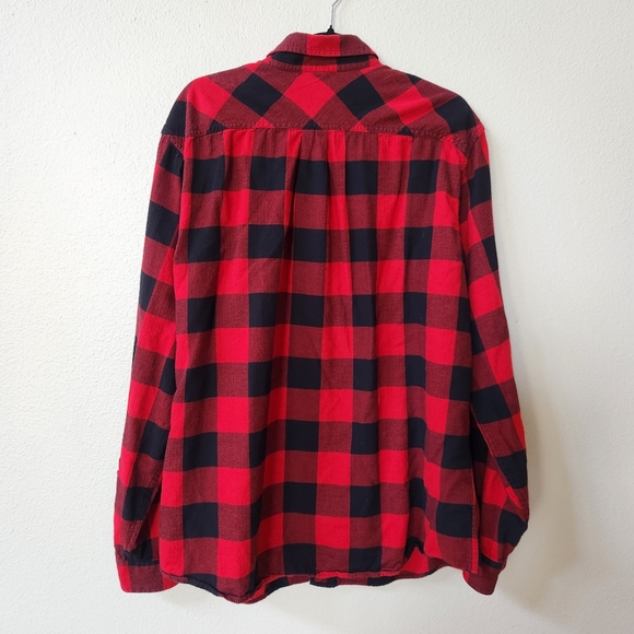 Eddie Bauer Classic Fit Flannel Shirt in Buffalo Check Plaid Red and Black - Picture 2 of 10